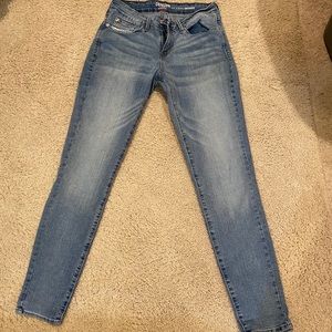 Denizen from Levi’s Size 4 Jeans